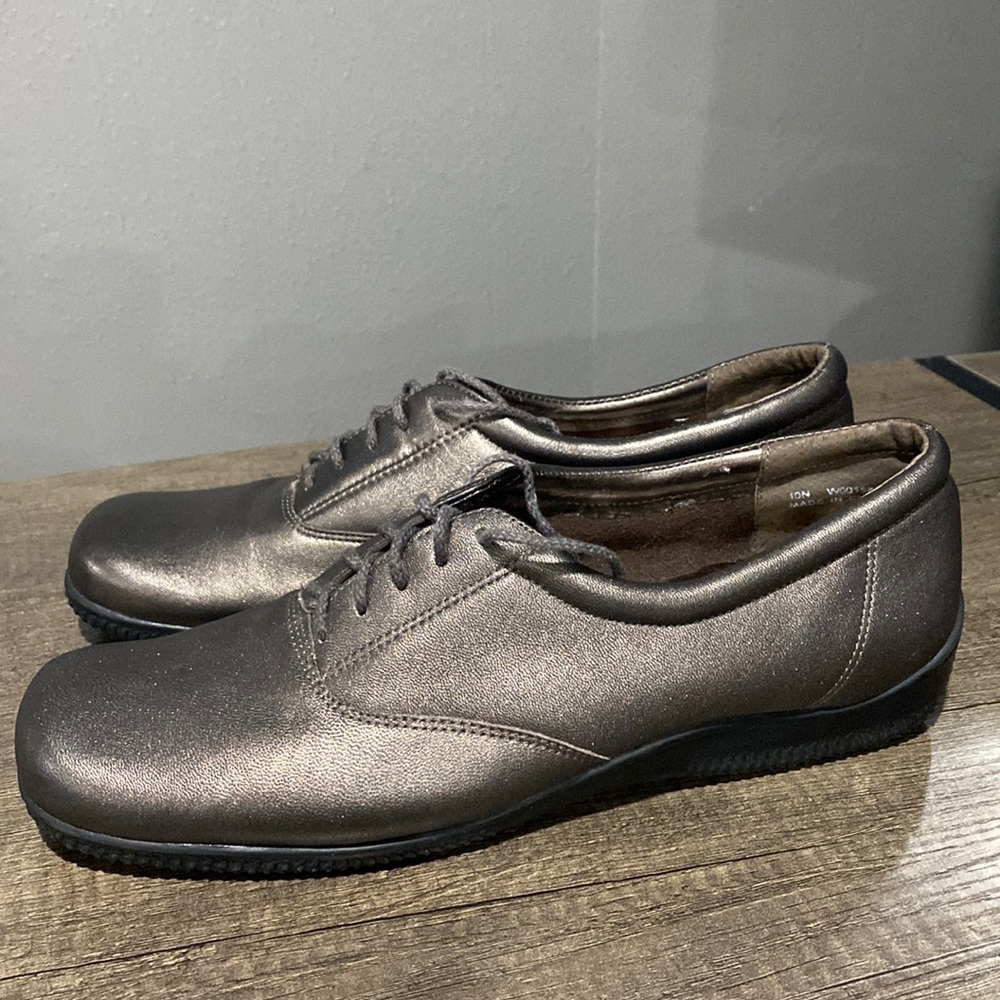 The Walking Company Walking Cradles Metallic Lace Up Oxfords Flats 10N Narrow